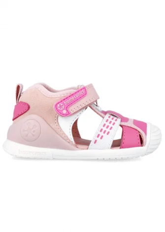 Baby Sport Fuchsia sandals for girls ergonomic and natural_109630