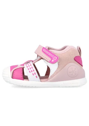 Baby Sport Fuchsia sandals for girls ergonomic and natural_109631