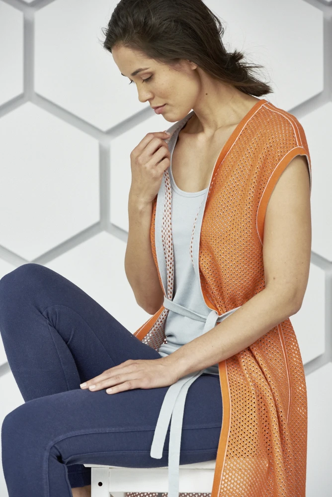Long perforated vest for women in hemp and organic cotton