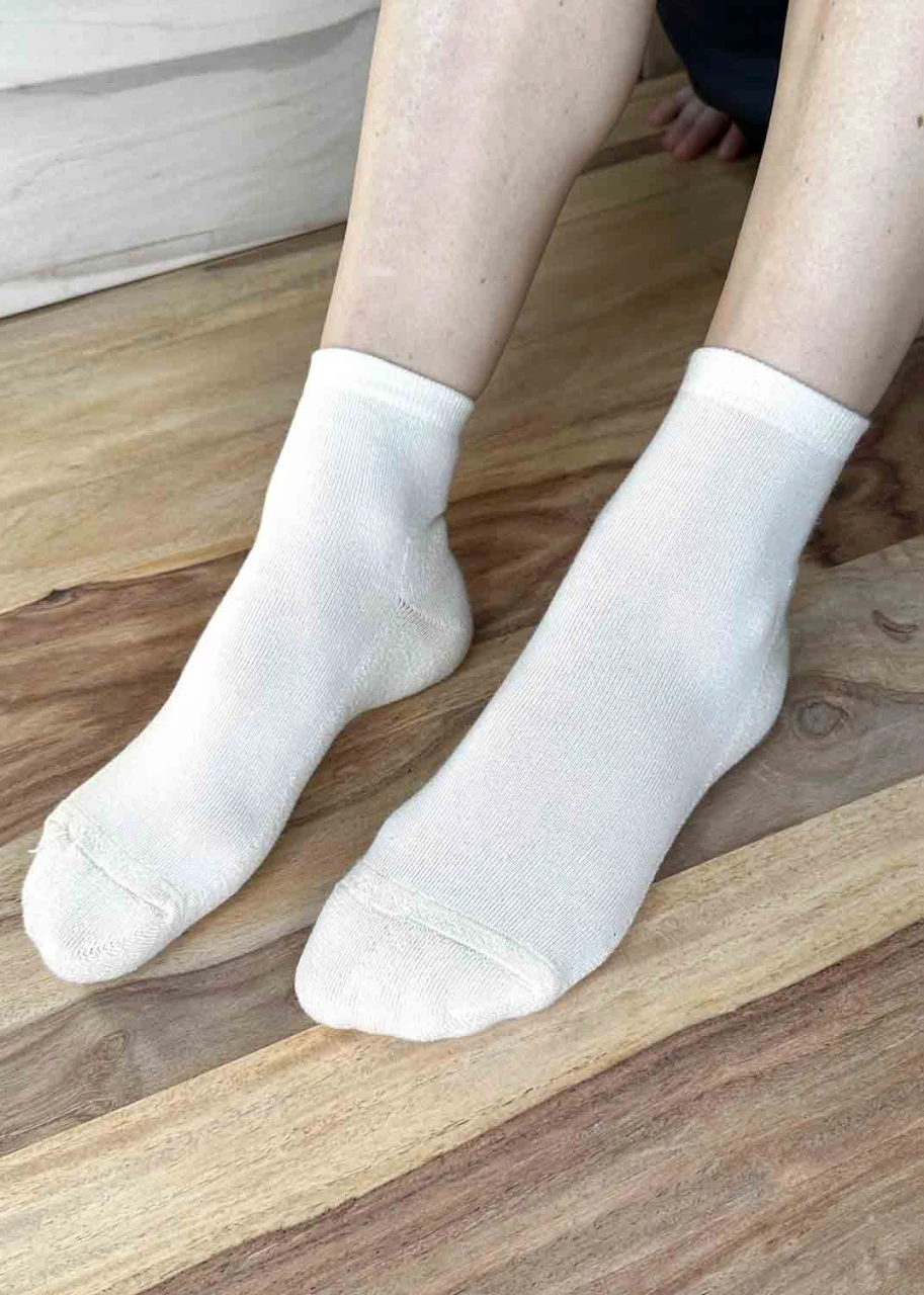 Ankle socks in natural organic cotton