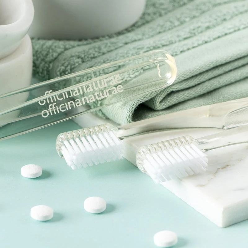 Whitening toothbrush - medium bristles