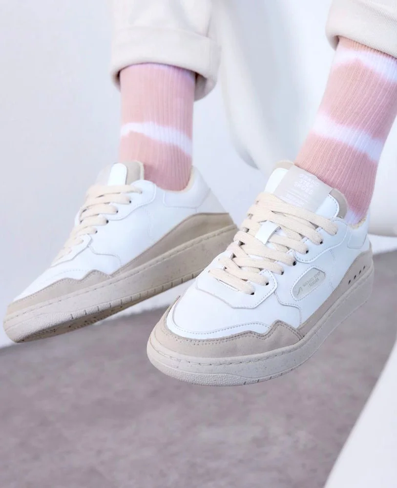 Sneaker Level Offwhite in Apple-based vegan leather