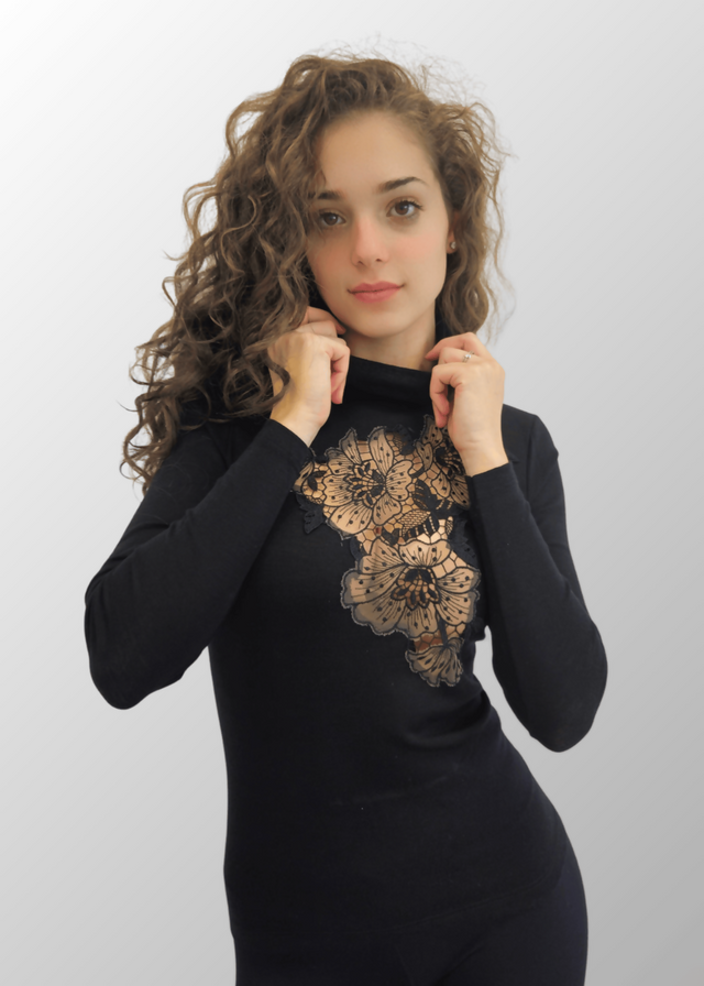 Maglia con lupetto e ricamo floreale Selena in Lana Seta