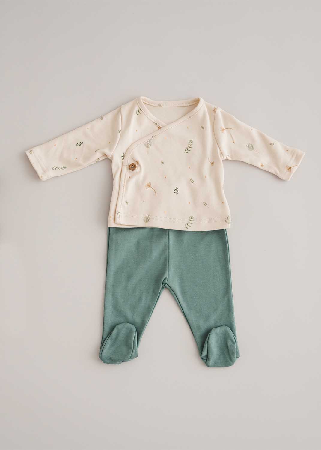 Baby outfit in super soft organic PIMA cotton - green