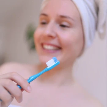 Ergonomic toothbrush Soft bristles with interchangeable head_73257