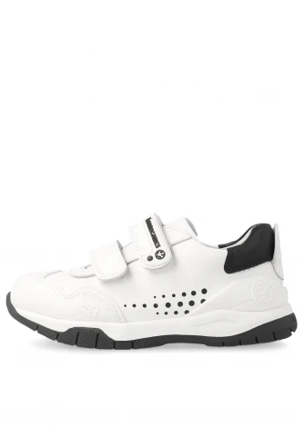 Biomecanics ergonomic and natural sports shoes_102784