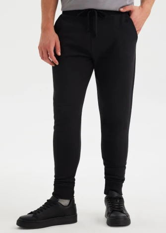 Men's Core Black jogger trousers in pure organic cotton_107463