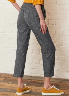 Women's summer cargo trousers in pure Fairtrade Chambray cotton_108376