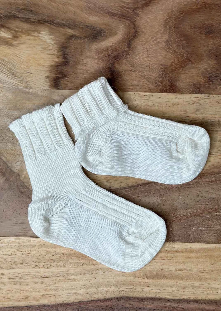 Newborn socks in organic wool