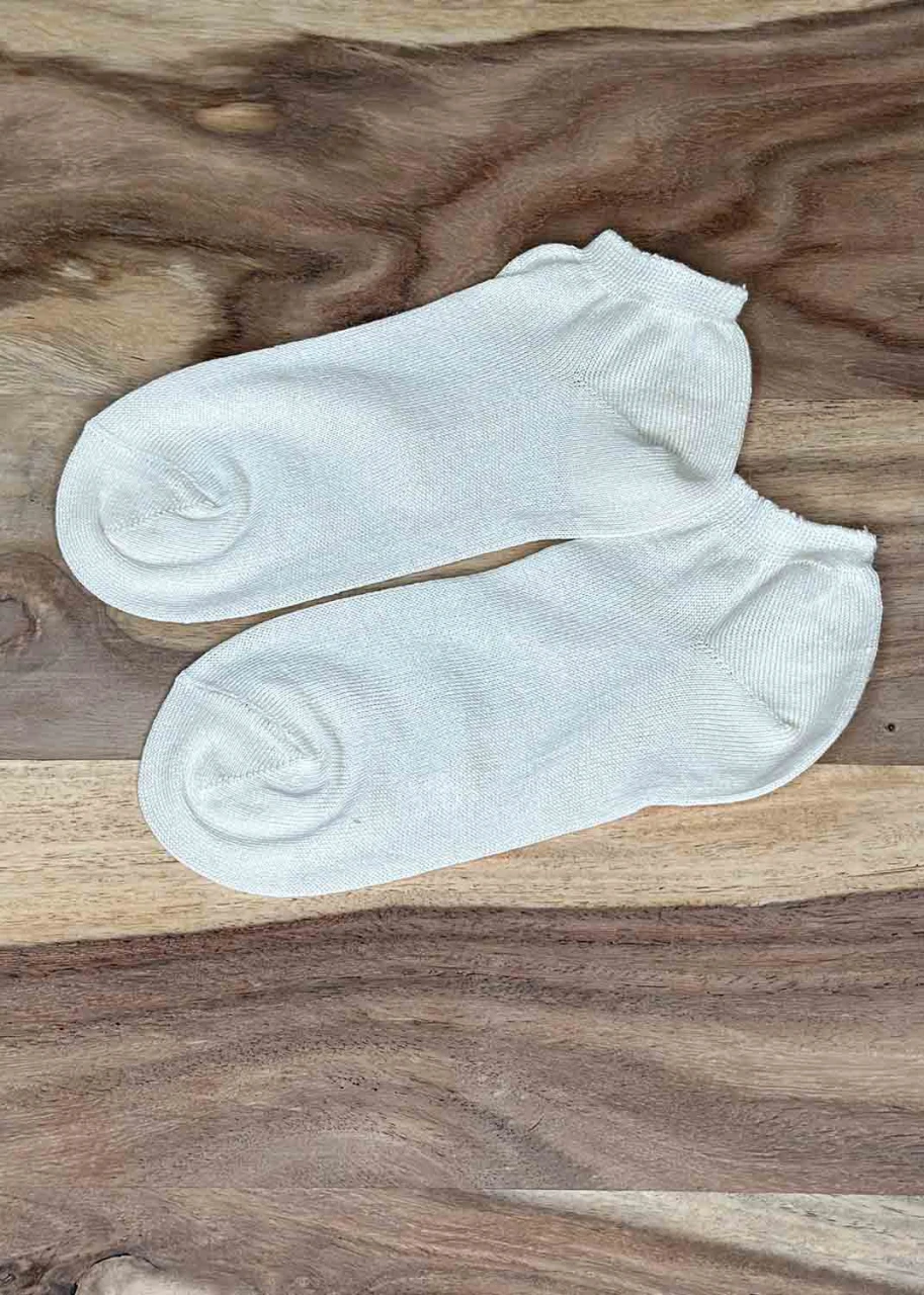 Low cut socks in undyed organic cotton