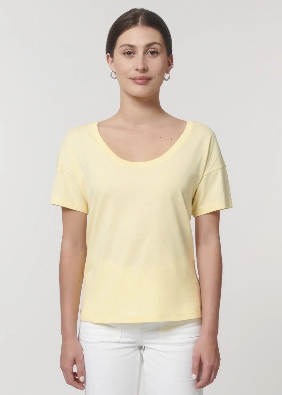 Scoop neck women's t-shirt in organic cotton