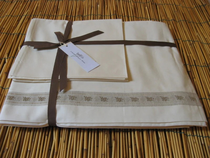 Double bed linen set in organic cotton