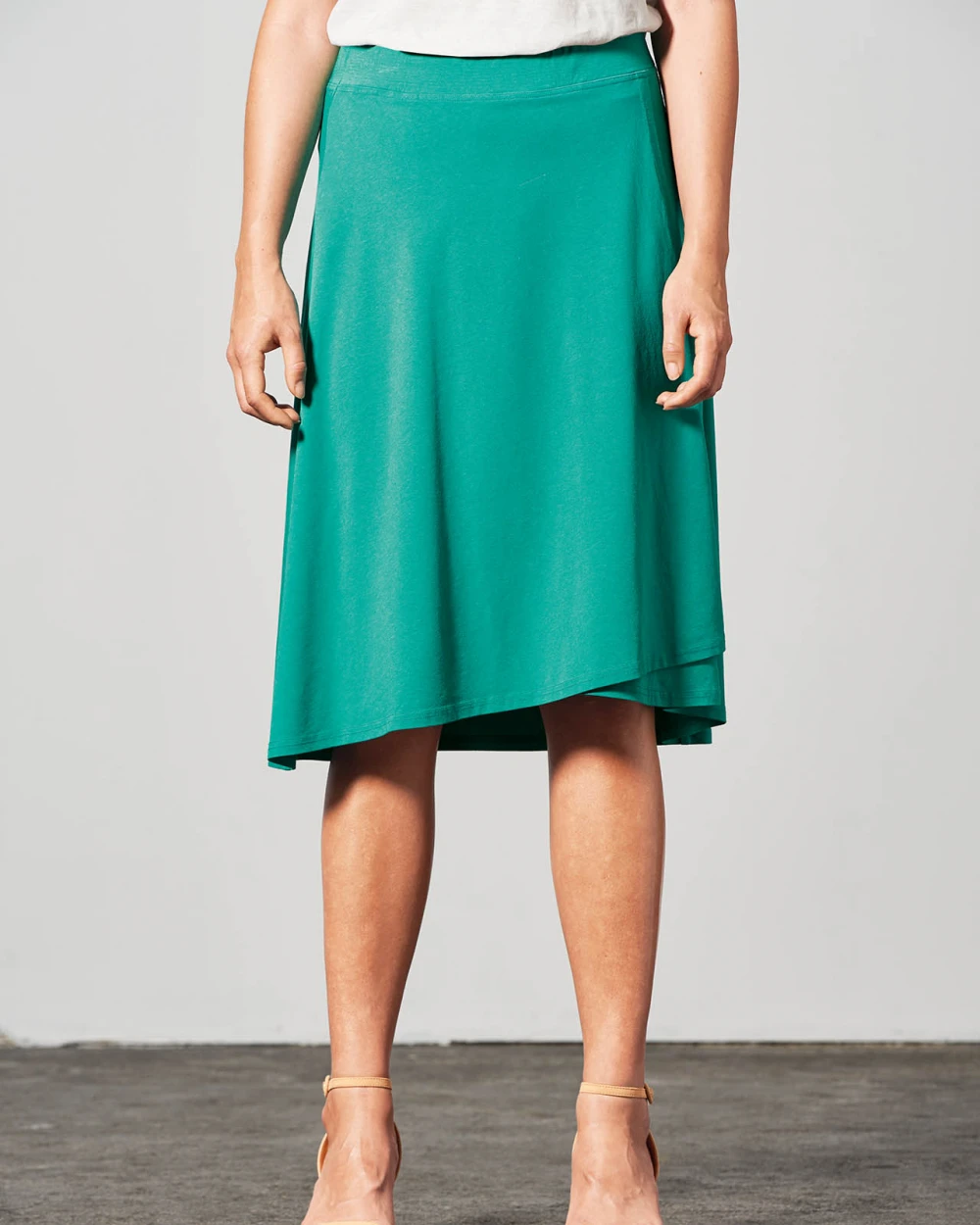 Wrap-around skirt for women in hemp and organic cotton