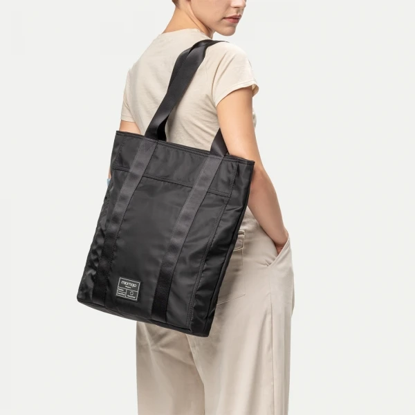 Shopper bag Diana black in Nylon recycled from fishing nets