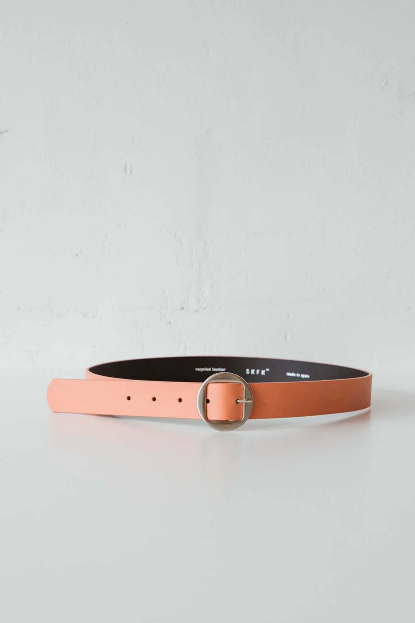 Woman's belt in recycled leather - coral