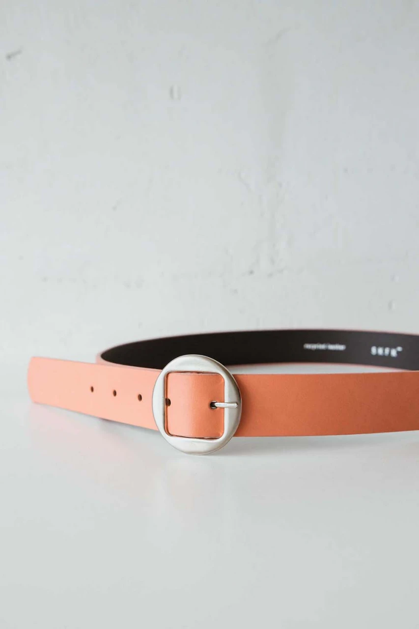 Woman's belt in recycled leather - coral_96398