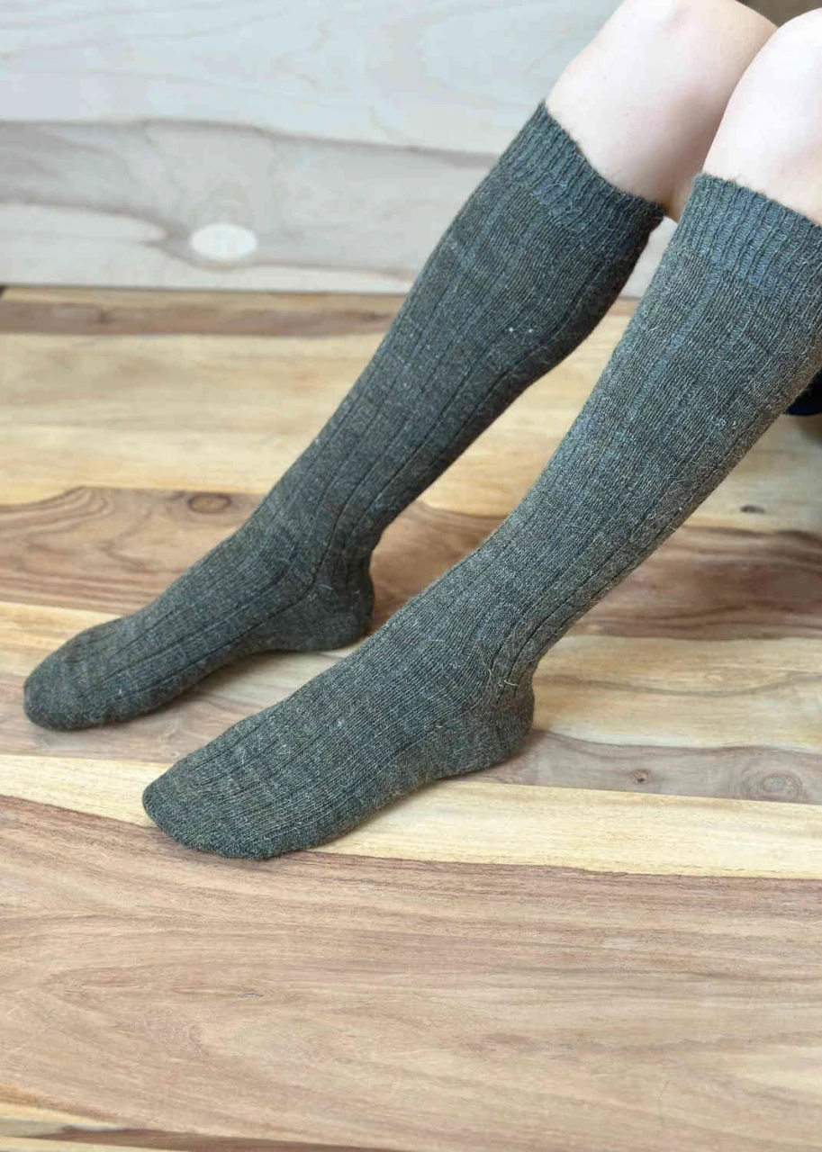 Women's and men's thin long socks in Alpaca and Wool