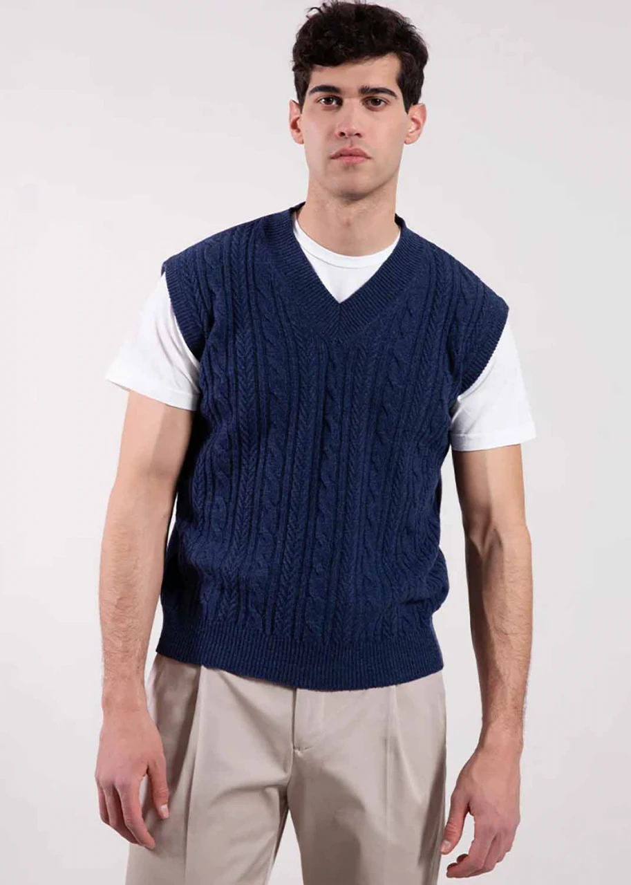 Nico unisex cable-knit gilet in regenerated wool