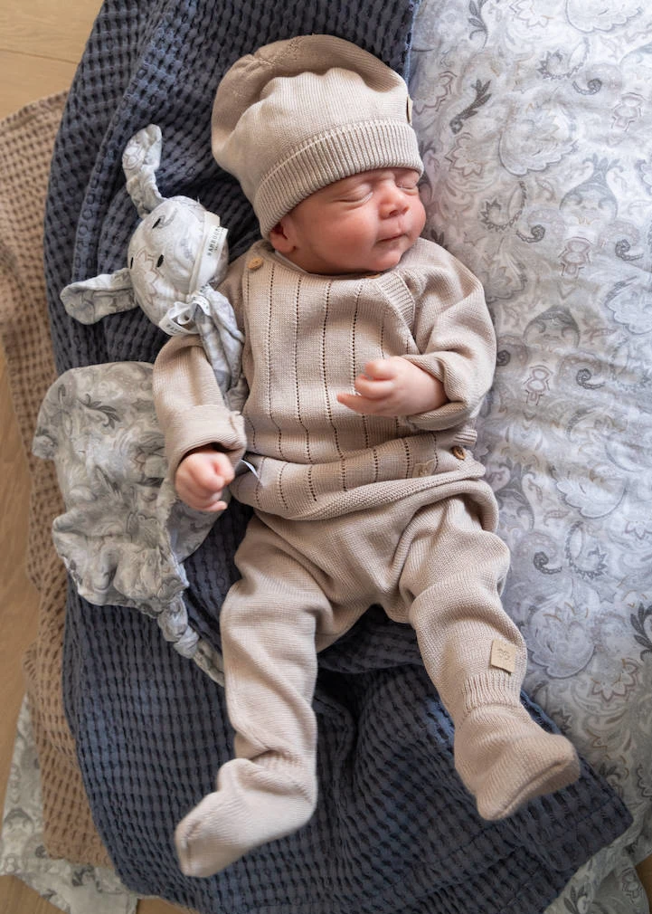 Camel knitted trousers with feet for babies in organic Bamboo