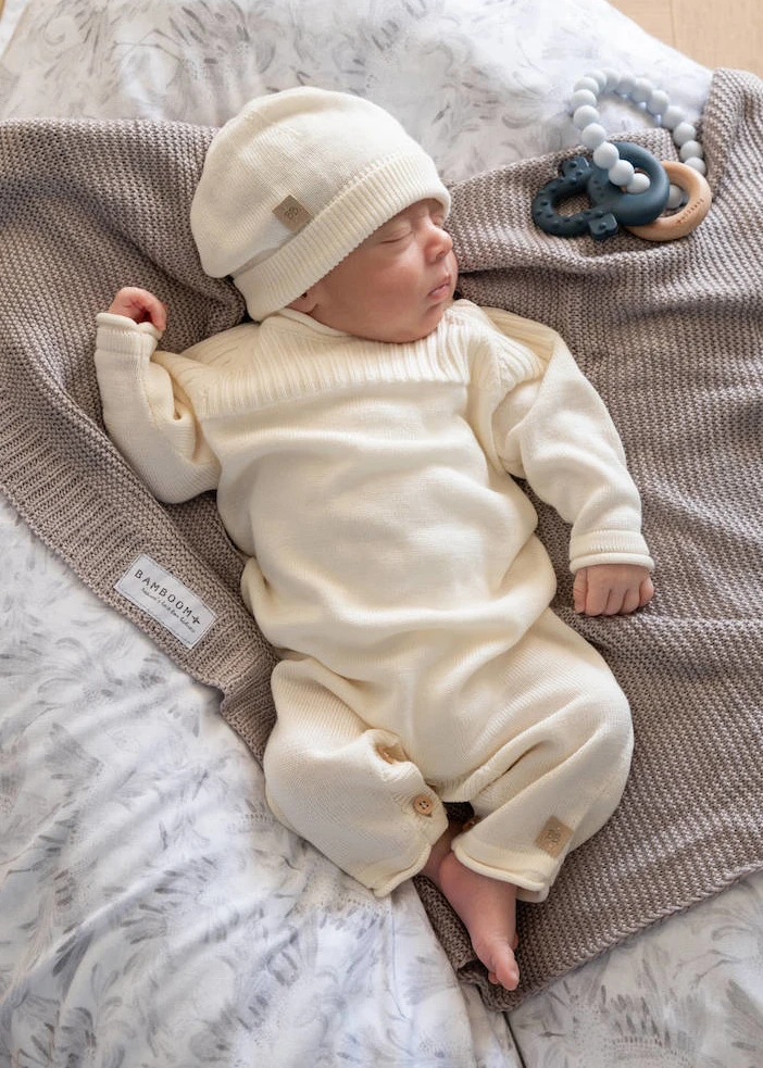 White knitted Jumpsuit for babies in organic Bamboo