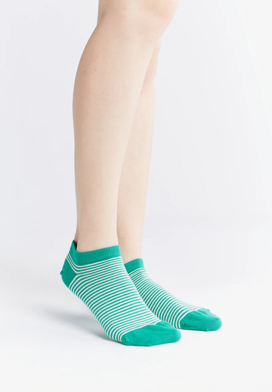 Albero green striped sneaker socks in organic cotton