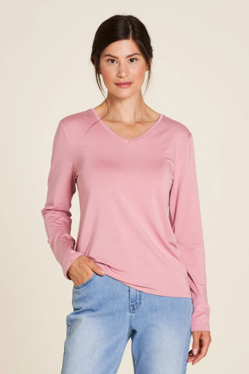 Tranquillo Women's Vintage Pink V-neck shirt in Tencel