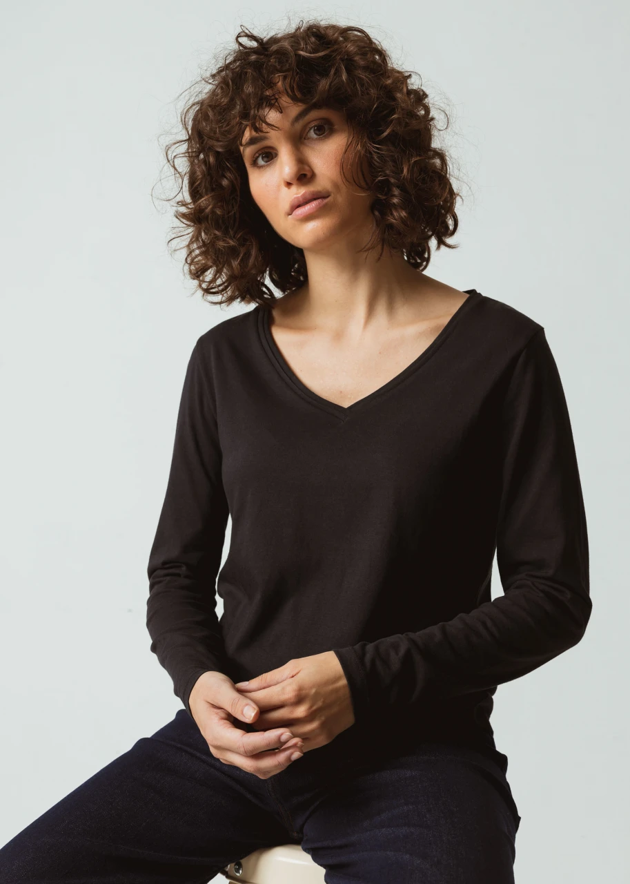 Bost Black women's V-neck shirt in pure organic cotton