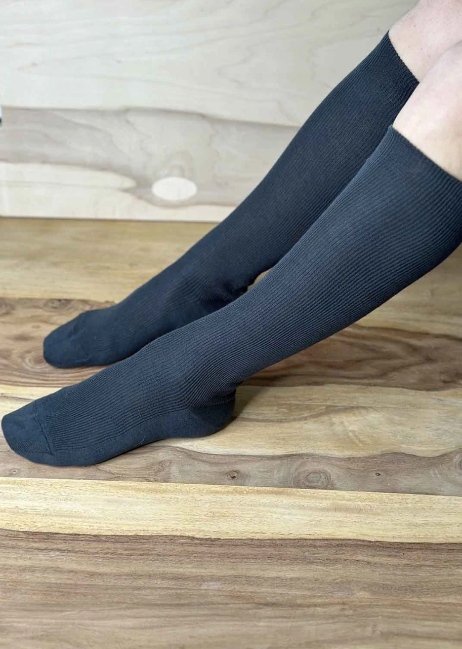 Knee high light socks in dyed organic cotton GREY/BLACK
