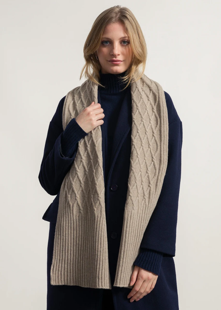 Simone scarf in regenerated wool