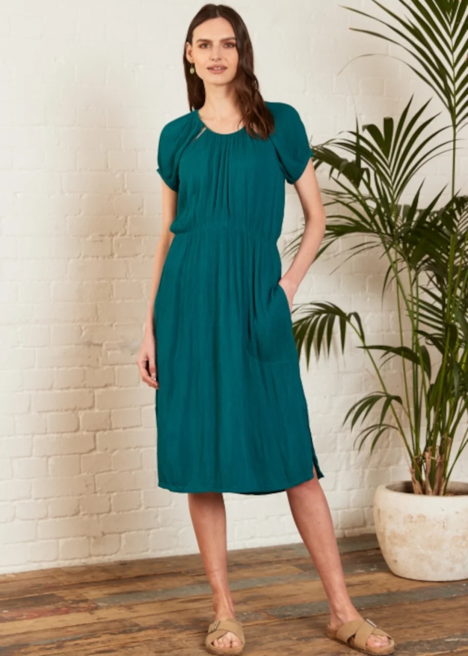 Women's cut-out dress in sustainable viscose